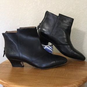 Earthies black booties